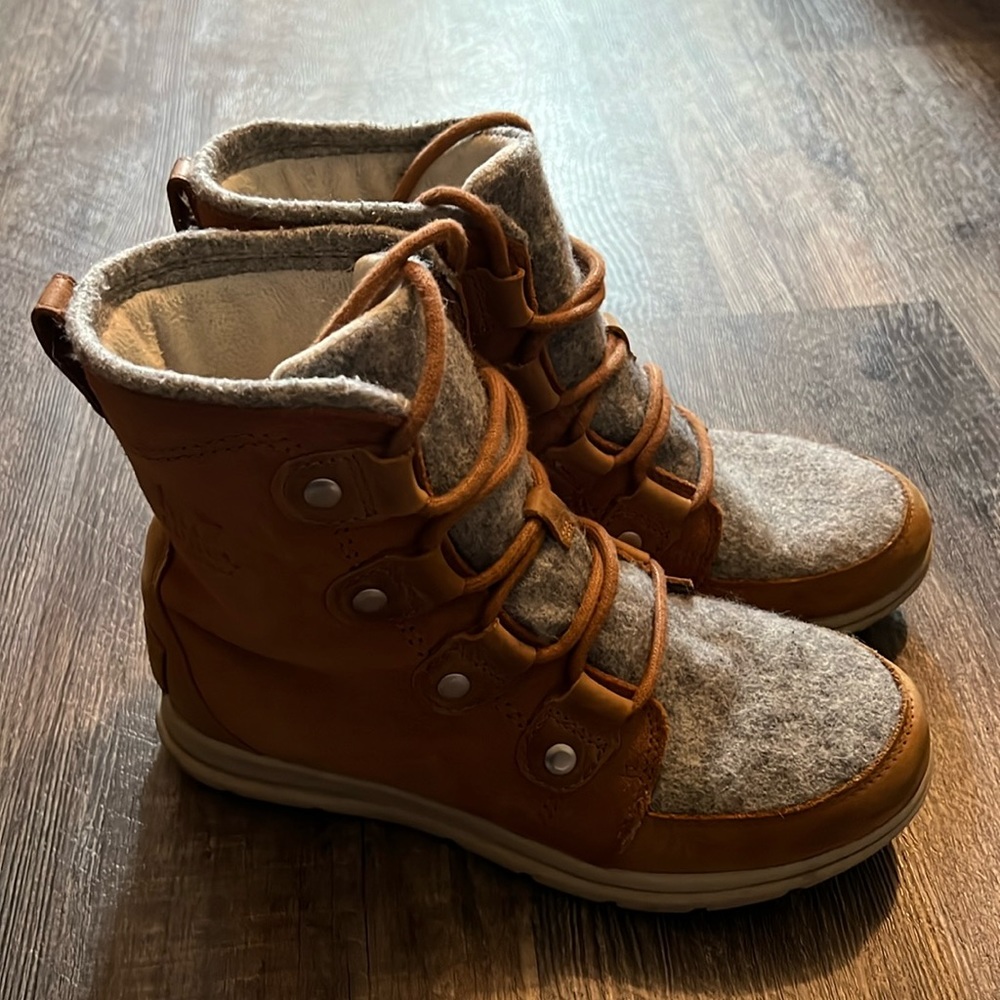 Sorel Explorer Joan, camel brown and gray, size 8